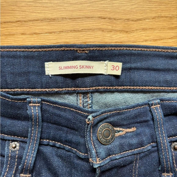 Levi’s dark wash women’s jeans size 30 - Picture 3 of 6